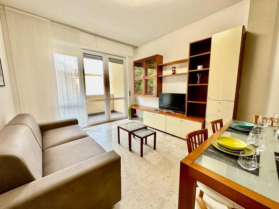 Low Cost Holiday An Business House And Free Park By Revenue House كومو المظهر الخارجي الصورة